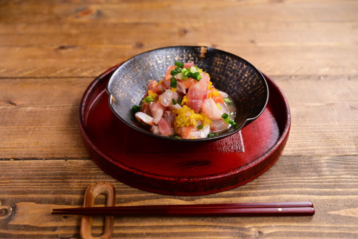 Sashimi Bowl with Chrysanthemums